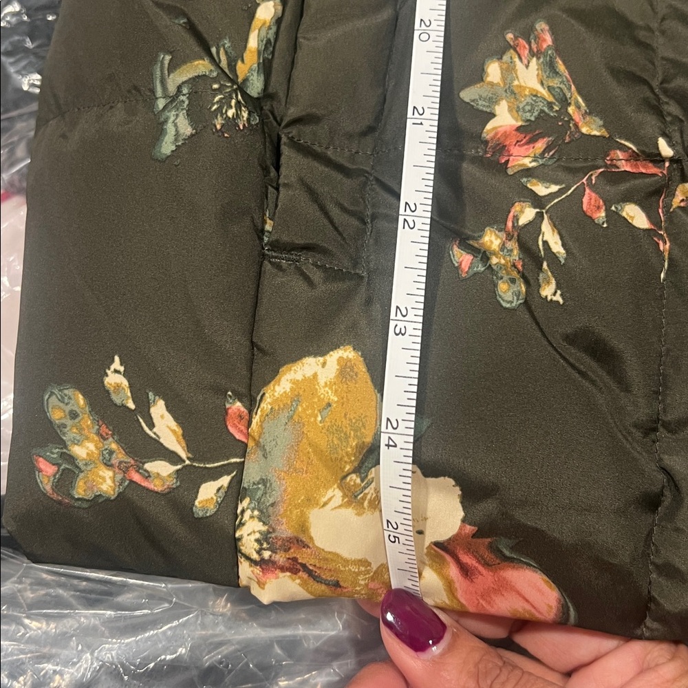 Lands' End Black Floral Puffer Vest  Max 600 - Picture 13 of 15
